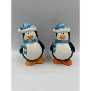 Vintage K-Mart Penguin Salt and Pepper Shakers Winter Christmas 4.25"x3"
